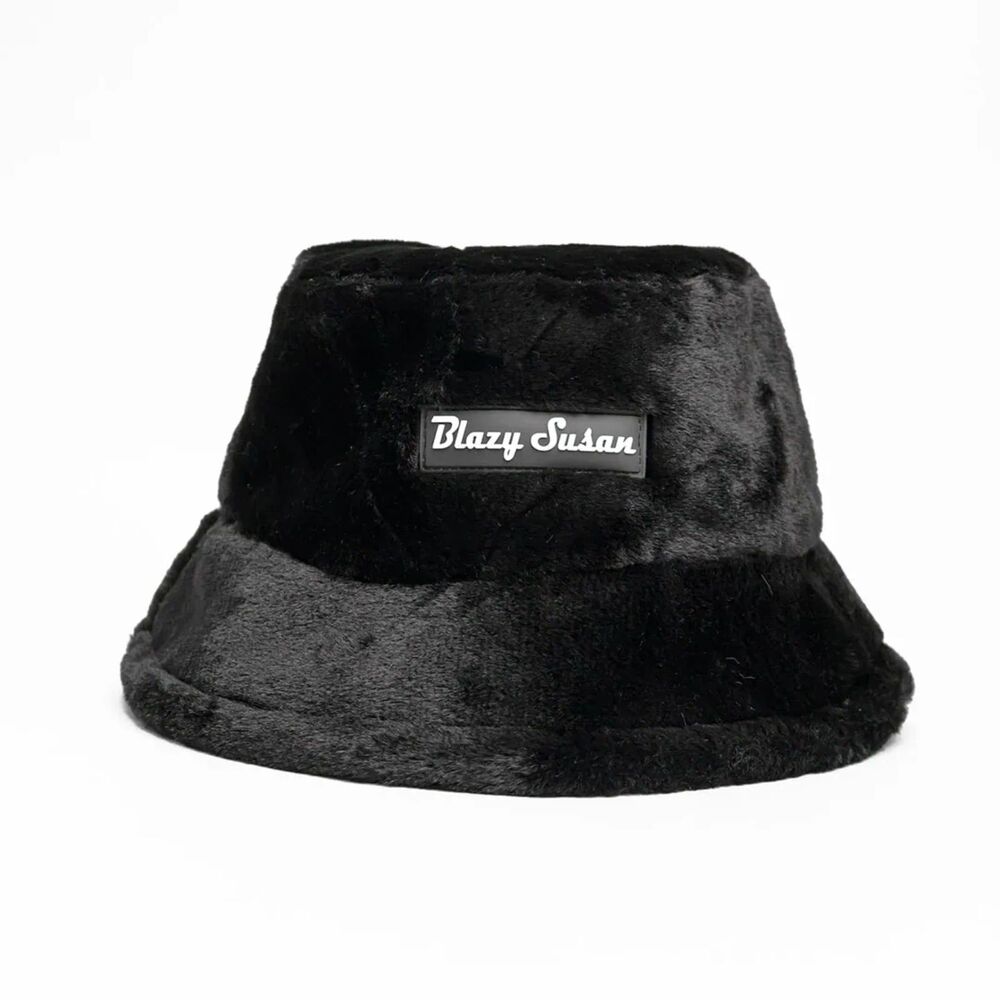 NWT Blazy Susan Fuzzy Bucket Hat in Black